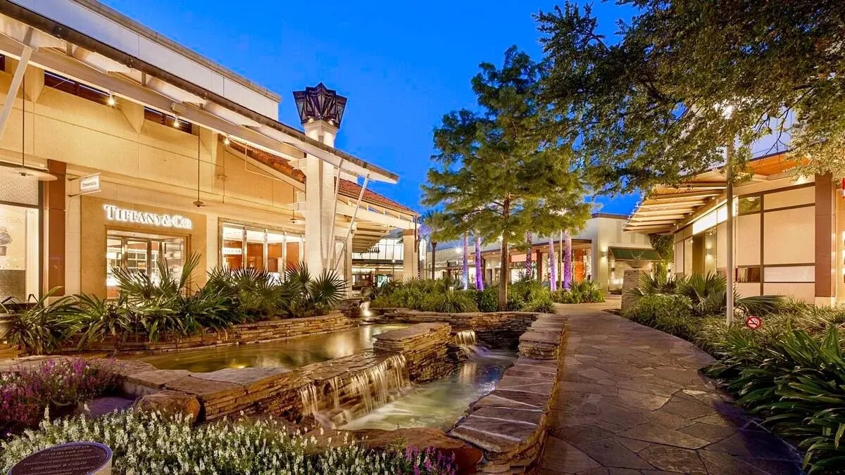ggp_091614_shops_at_la_cantera_0505